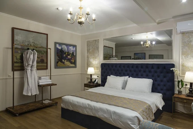 Stay at Omart Hotel – Gallery in Tbilisi, Georgia — a creative boutique hotel where art meets comfort. Enjoy stylish rooms, homemade breakfasts, and a prime location near the Old Town and Sulfur Baths. Perfect for couples, artists, and travelers seeking inspiration.